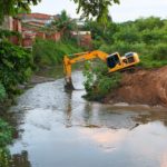 LIMPEZA DO RIO ITAPACURÁ, EM VITÓRIA, ANTECIPA CUIDADOS PARA O INVERNO