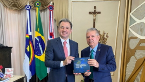 PRESIDENTE DA OAB FERNANDO LINS ENTREGA RELATÓRIO DA SUA GESTÃO