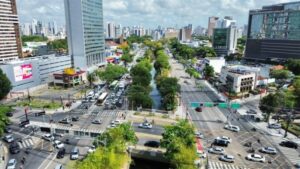 PREFEITO JOÃO CAMPOS ENTREGA PONTILHÃO DA AGAMENON MAGALHÃES