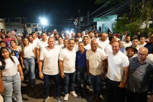 AO LADO DE LIDERANÇAS POLÍTICAS, NINO DE ENOQUE PARTICIPA DA FESTA DE SANTO AMARO, EM JABOATÃO