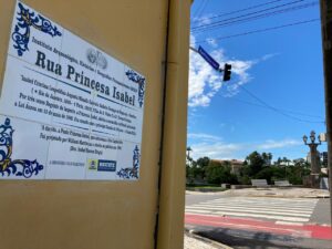 PLACAS HISTÓRICAS VIRAM ROTEIRO TURÍSTICO NO CENTRO DO RECIFE